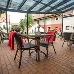 Dvur Hoffmeister 3*