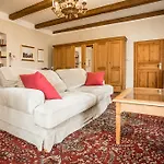 Dvur Hoffmeister Hotel 3*