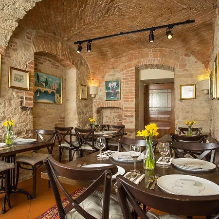 Dvur Hoffmeister Hotel