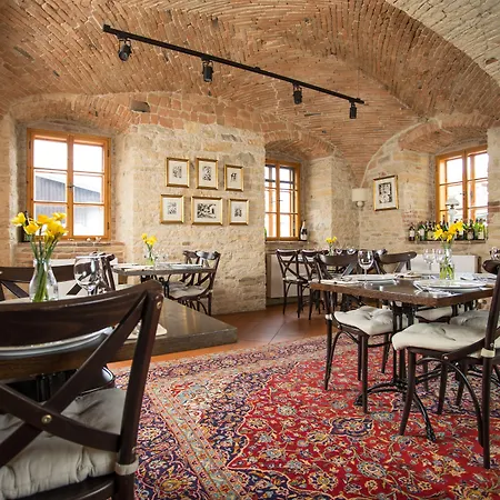 Dvur Hoffmeister Hotel 3*