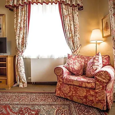 Hotel Dvur Hoffmeister 3*