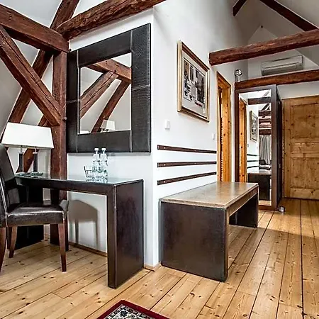 Hotel Dvur Hoffmeister 3*