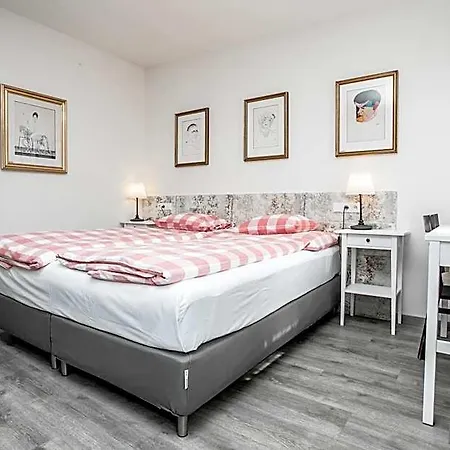 Dvur Hoffmeister 3* Velké Číčovice