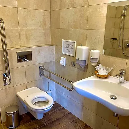 Dvur Hoffmeister 3*