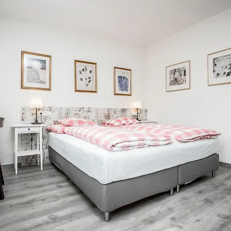 Dvur Hoffmeister Otel