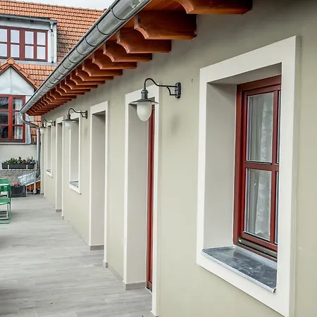 Dvur Hoffmeister Hotell