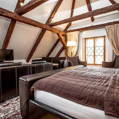 Hotel Dvur Hoffmeister 3*