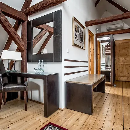 Dvur Hoffmeister 3*