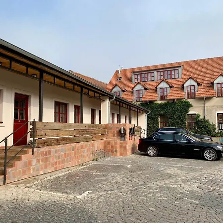 Dvur Hoffmeister Velké Číčovice