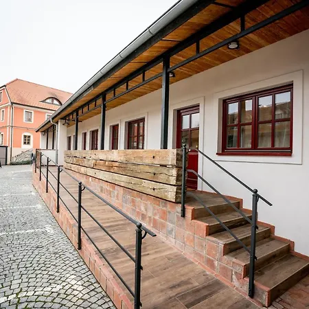 Dvur Hoffmeister 酒店 Velké Číčovice