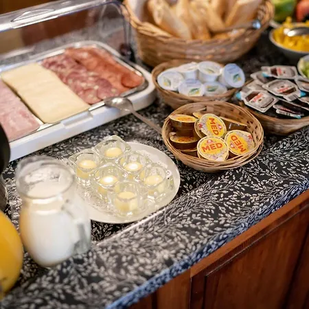 Dvur Hoffmeister 酒店 Velké Číčovice