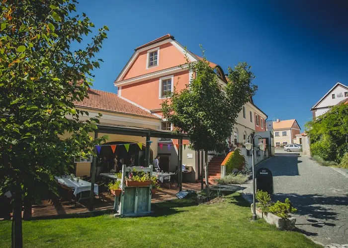 Dvur Hoffmeister Hotel