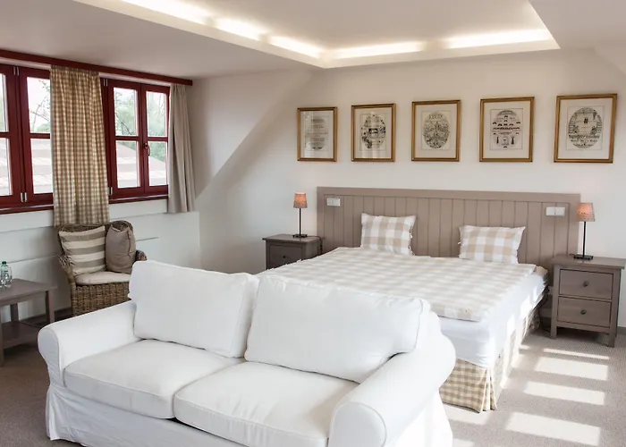 Dvur Hoffmeister Hotel