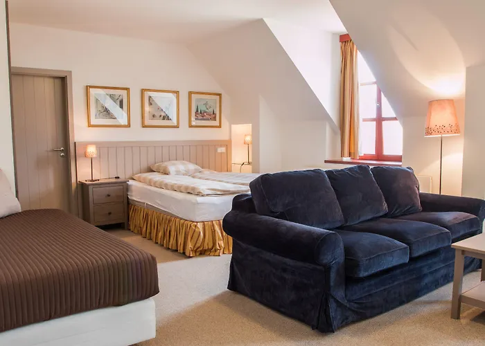 Dvur Hoffmeister Hotel 3*