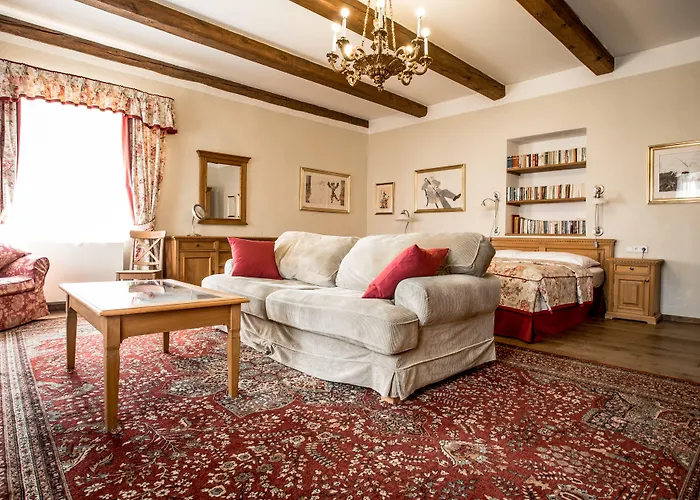 Dvur Hoffmeister 3* Velké Číčovice