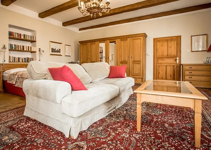 Dvur Hoffmeister Hotel 3*