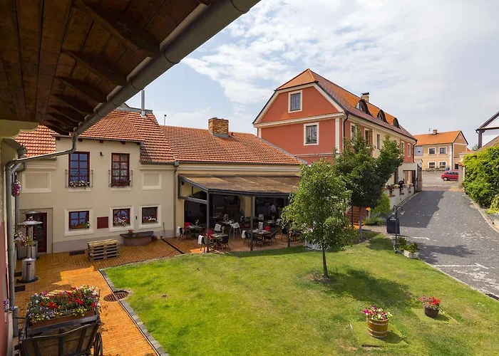 Dvur Hoffmeister 3* Velke Cicovice